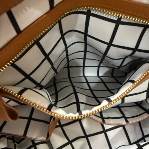 JEMMA Birdie 43 Black Duffle Gym Bag Tote Diaper Baby Bag Makeup Bag - Picture 4 of 16